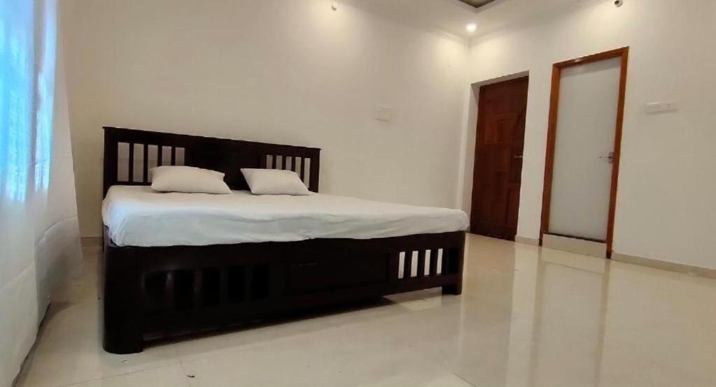 La Bay Luxury Beach Bungalow Puducherry Exterior foto